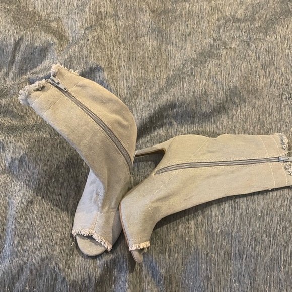 Wild Diva Denim Peep Toe Booties 6 4” Heel - Picture 3 of 8